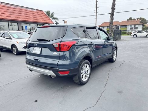 Used 2019 Ford Escape SE FWD image 6