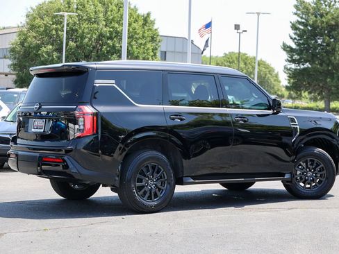 Used 2025 Nissan Armada SV AWD/4WD image 2