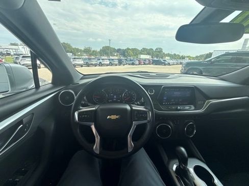 Used 2020 Chevrolet Blazer LT FWD image 17