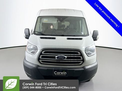 Used 2018 Ford Transit 150 XLT image 4