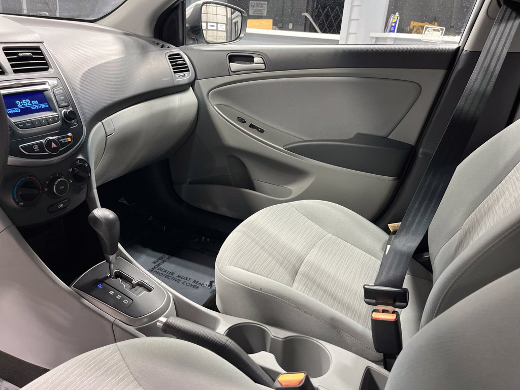 Used 2015 Hyundai Accent GLS FWD image 15