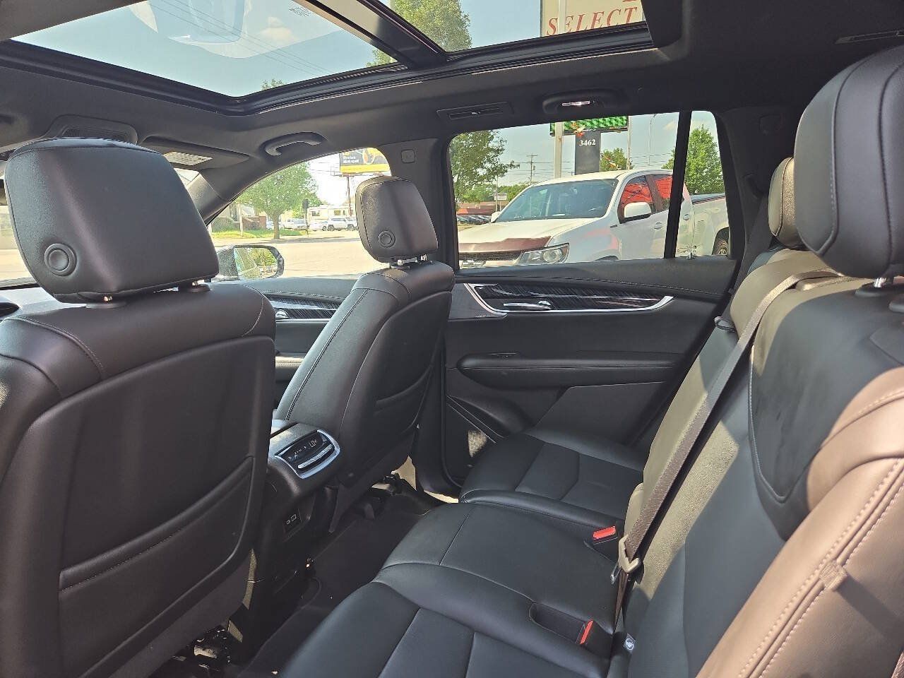 Used 2024 Cadillac XT6 Premium Luxury FWD image 12