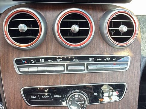 Used 2019 Mercedes-Benz C 300 Sedan image 27