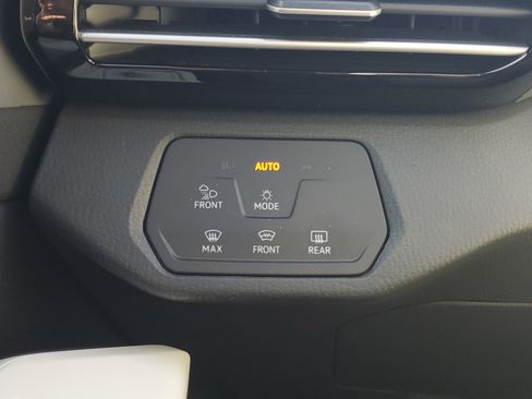 Used 2023 Volkswagen ID.4 Pro S image 29