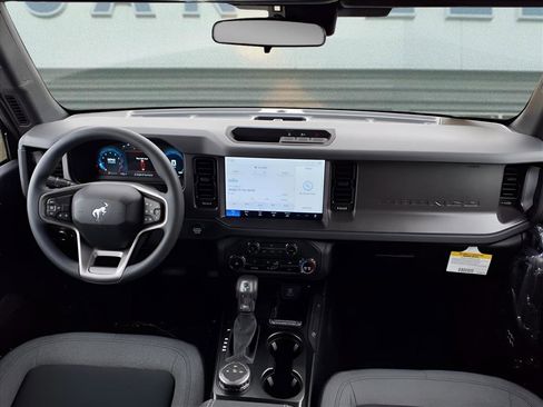 New 2025 Ford Bronco 4-Door image 7