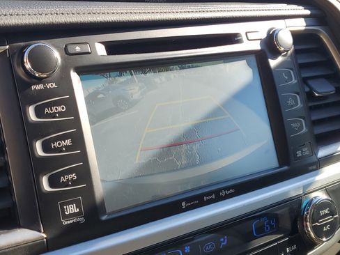 Used 2016 Toyota Highlander Limited Platinum image 29