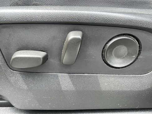 Used 2021 Chevrolet Tahoe Z71 w/ Z71 Signature Package image 31