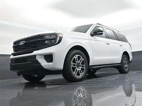 New 2025 Ford Expedition Active image 49