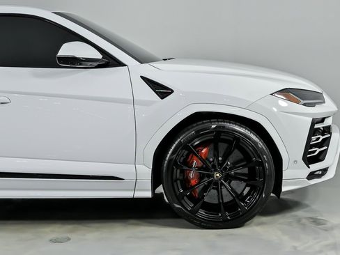 Used 2020 Lamborghini Urus image 15