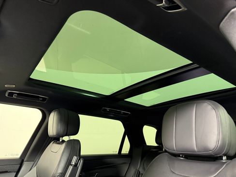 Used 2025 Land Rover Range Rover Sport SE AWD/4WD image 15