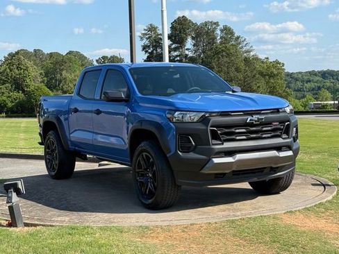 Used 2025 Chevrolet Colorado Trail Boss AWD/4WD image 9