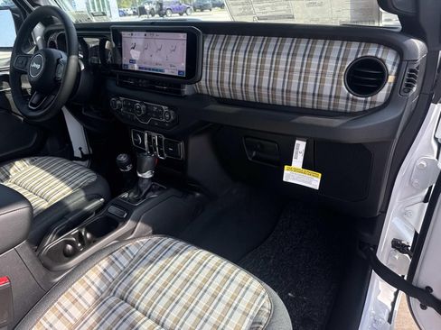New 2026 Jeep Gladiator Sport AWD/4WD image 9