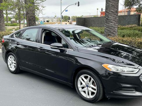 Used 2016 Ford Fusion SE image 45