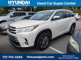 Used 2018 Toyota Highlander XLE FWD video 1