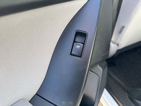 Used 2014 Subaru Forester 2.5i Premium w/ All-Weather Package image 22