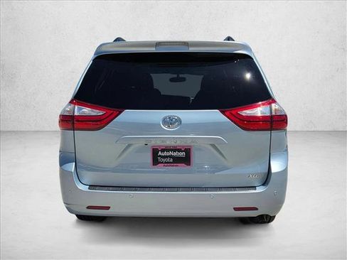 Used 2015 Toyota Sienna XLE w/ XLE Navigation Package FWD image 7