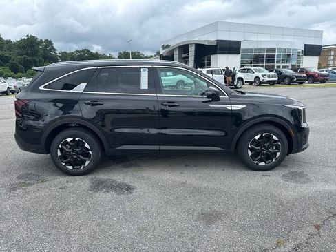 New 2025 Kia Sorento S w/ Panoramic Sunroof Package image 2