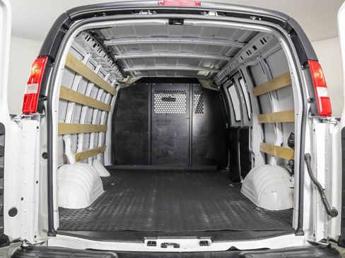 Used 2024 GMC Savana 2500 w/ Driver Convenience Package RWD image 30