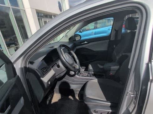 Certified 2022 Volkswagen Taos SE image 15