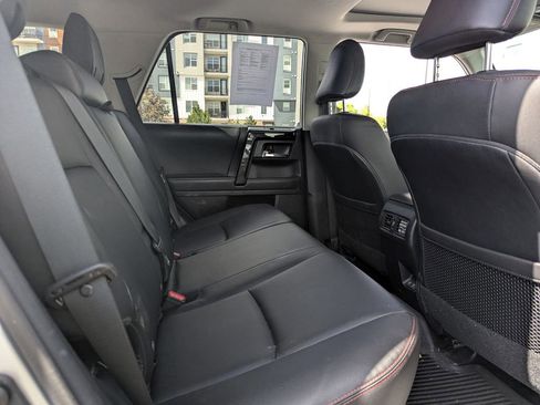 Used 2022 Toyota 4Runner TRD Off-Road Premium w/ Moonroof Package AWD/4WD image 35