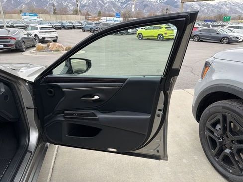 Used 2019 Lexus ES 350 350 w/ Accessory Package image 33