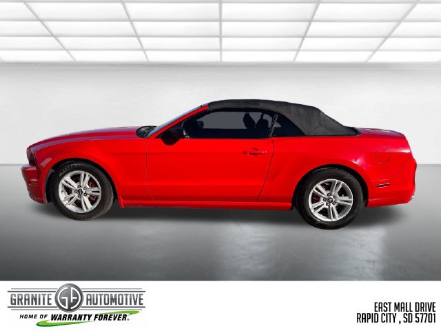 Used 2014 Ford Mustang Convertible RWD image 2