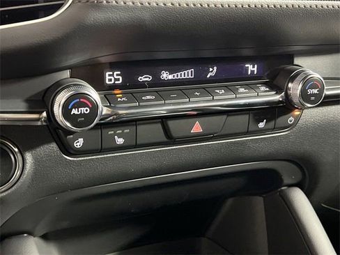 New 2026 MAZDA MAZDA3 Hatchback w/Premium Plus Pkg image 15