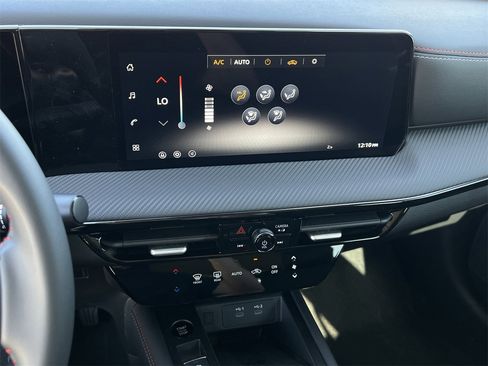 New 2026 Nissan Kicks SR image 11