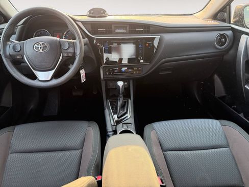 Used 2017 Toyota Corolla LE w/ Carpet Mat Package (TMS) FWD image 10