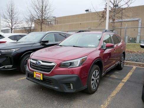 Used 2022 Subaru Outback Premium image 2