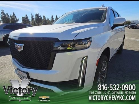 Used 2023 Cadillac Escalade ESV Sport Platinum image 1