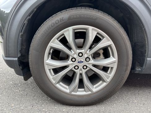 Used 2020 Ford Explorer XLT w/ Equipment Group 202A RWD image 10