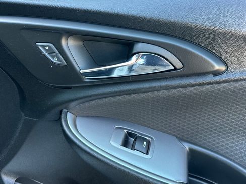 Used 2023 Chevrolet Malibu LT image 21