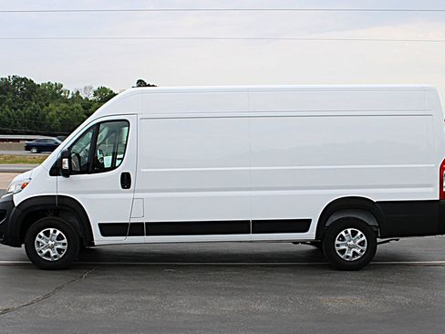 Used 2024 RAM ProMaster 3500 w/ Quick Order Package 22G SLT FWD image 6