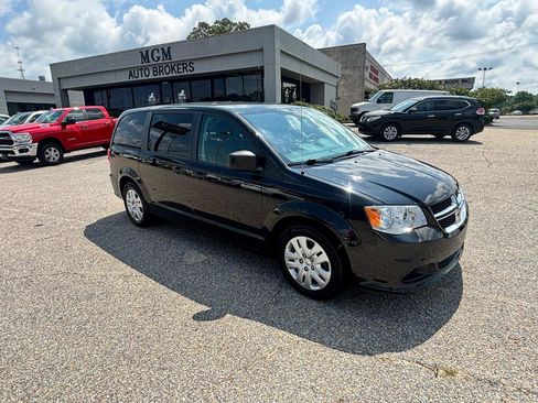 Used 2019 Dodge Grand Caravan SE FWD image 37