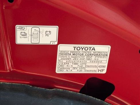 Used 2025 Toyota bZ4X AWD image 26