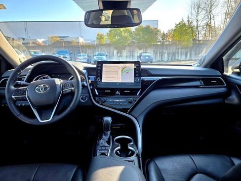 Used 2022 Toyota Camry XLE w/ Navigation Package image 10