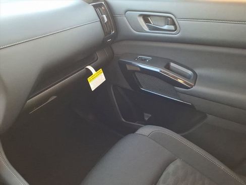 New 2025 Nissan Pathfinder SV image 23