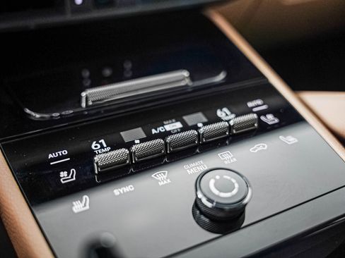 Certified 2024 Porsche Cayenne S AWD/4WD image 21