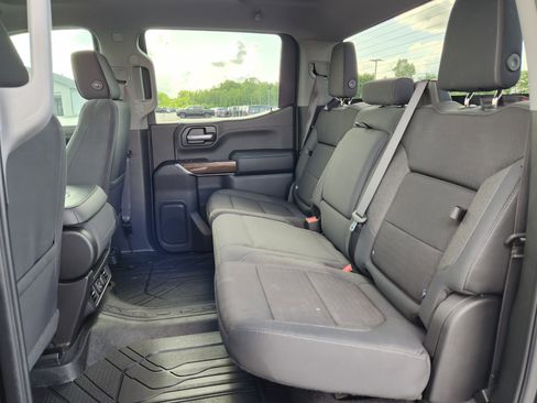 Used 2019 Chevrolet Silverado 1500 LT Trail Boss w/ Convenience Package AWD/4WD image 12