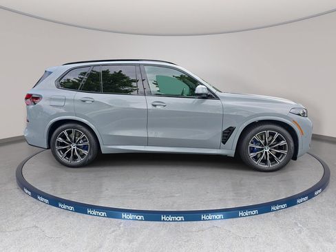 New 2026 BMW X5 xDrive50e w/ M Sport Package AWD/4WD image 4