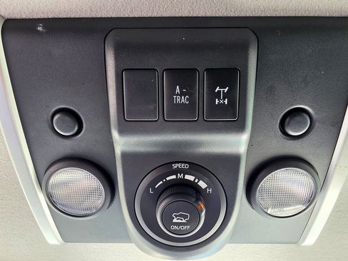 Used 2014 Toyota FJ Cruiser 4WD w/ Convenience Package image 22