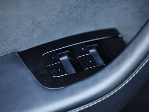 Used 2018 Tesla Model 3 Long Range image 17