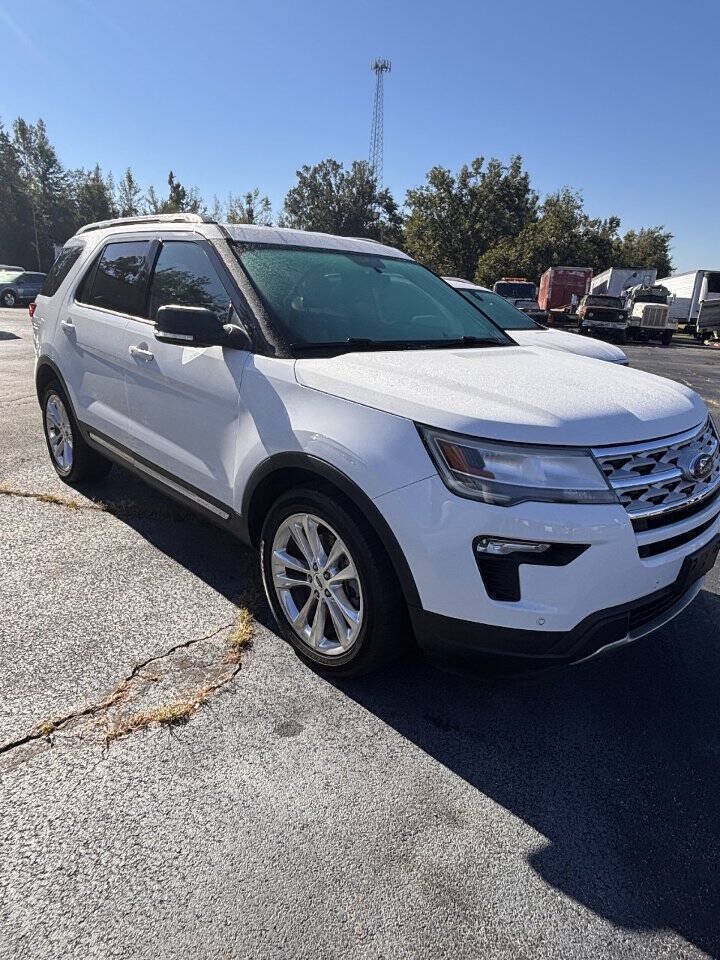 Used 2019 Ford Explorer XLT w/ Equipment Group 202A FWD image 5