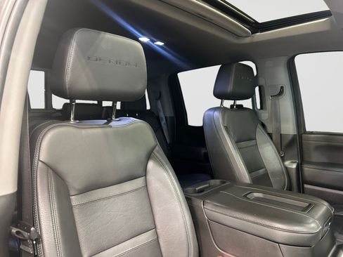 Used 2022 GMC Sierra 2500 Denali w/ Denali Black Diamond Edition AWD/4WD image 13