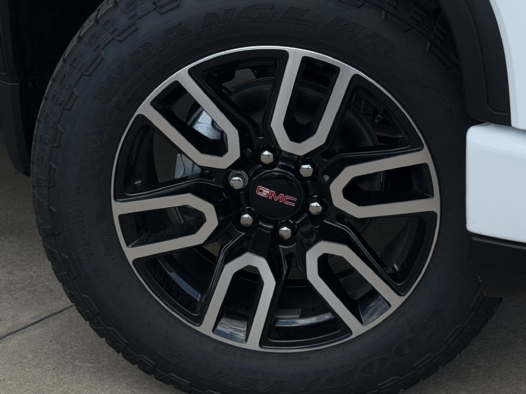 New 2026 GMC Sierra 1500 AT4 w/ AT4 Premium Package AWD/4WD image 9