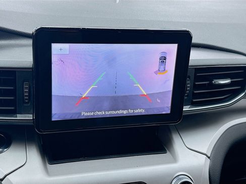 Used 2020 Ford Explorer XLT w/ Equipment Group 202A image 10