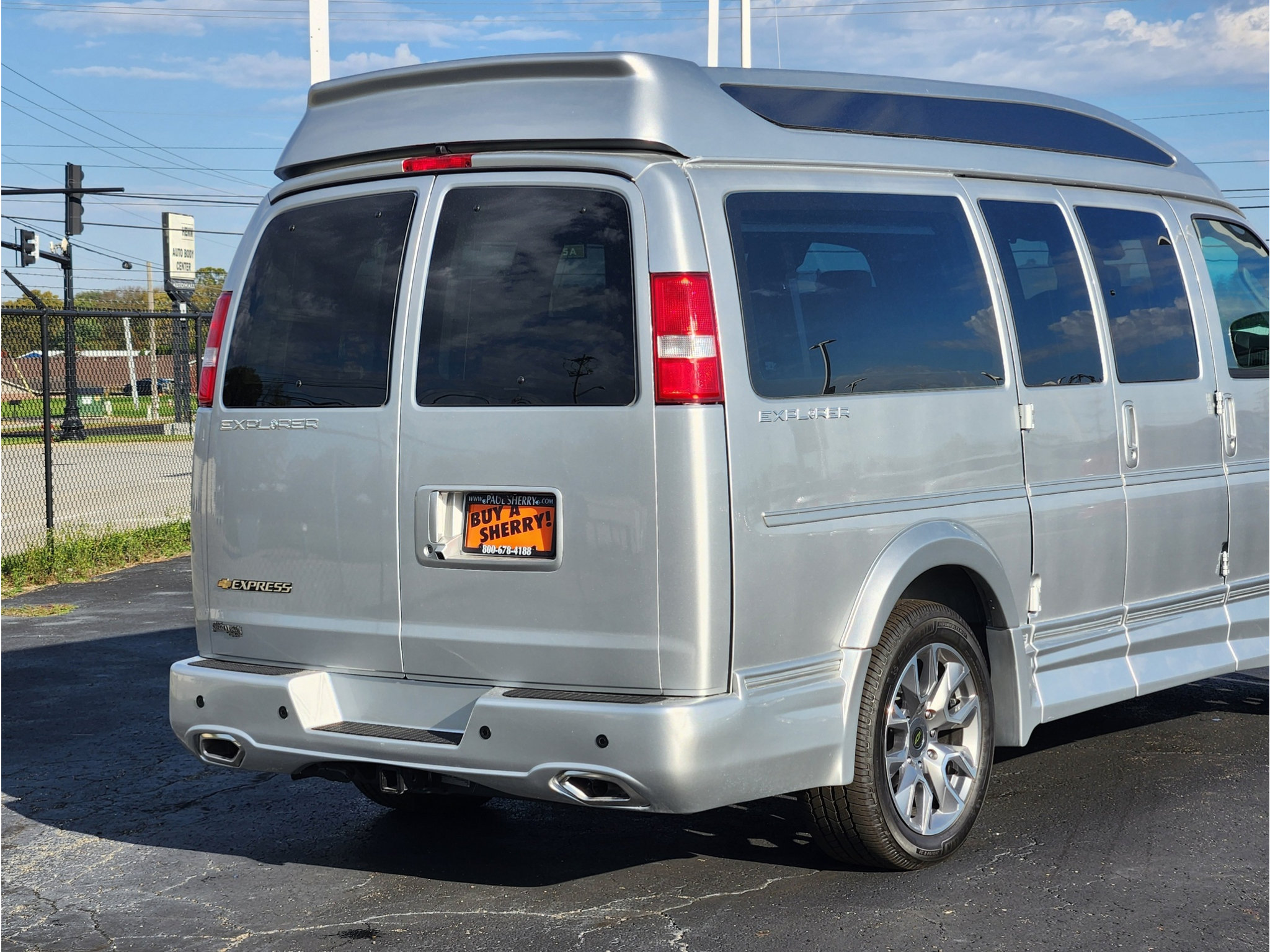 Used 2026 Chevrolet Express 2500 w/ Driver Convenience Package RWD image 13