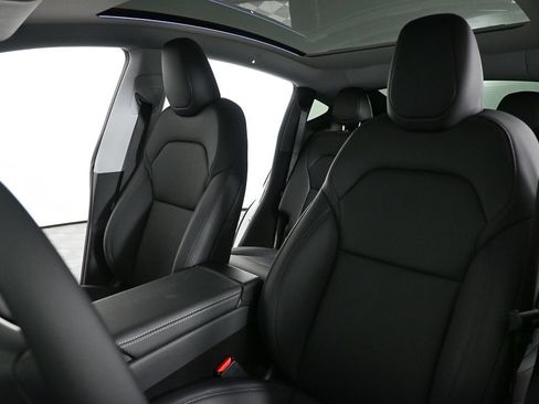 Used 2026 Tesla Model Y 2WD image 5