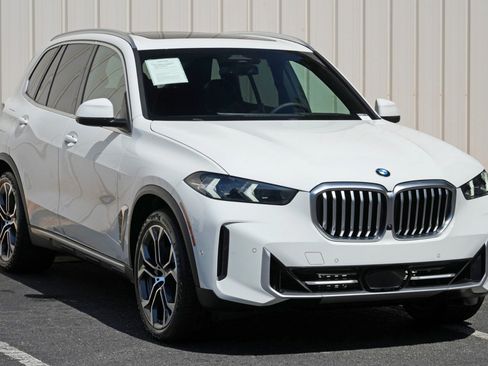 Used 2024 BMW X5 xDrive40i w/ Parking Assistance Package AWD/4WD image 63